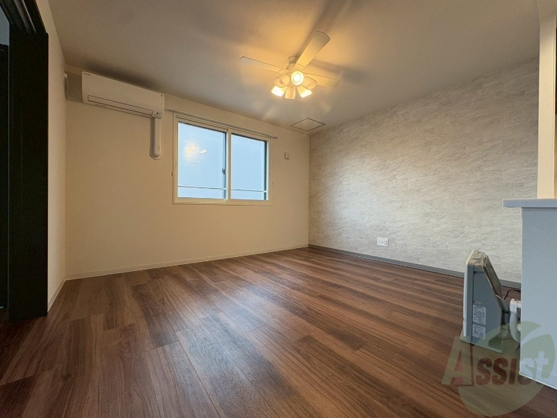 居室・リビング　広々としたリビングですね。使い勝手がよさそうですね！