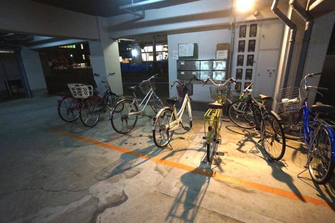 駐車場　駐輪場