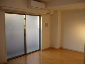 居室・リビング　明るい居間☆