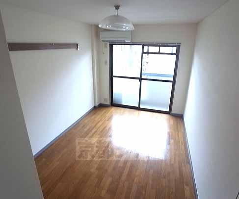 居室・リビング　エアコン設備済みです