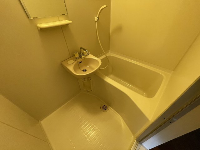 バス・シャワールーム　ゆったり過ごせるお風呂です