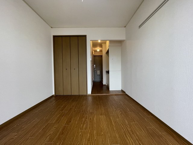 居室・リビング　こちらのリビングで趣味の時間をお楽しみください