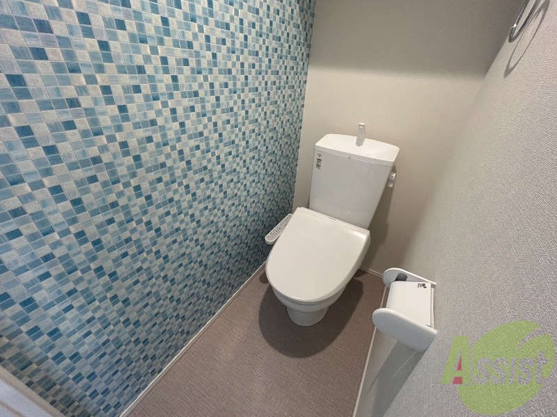 トイレ　トイレはウォシュレット機能付きです。安心して使用できますね。