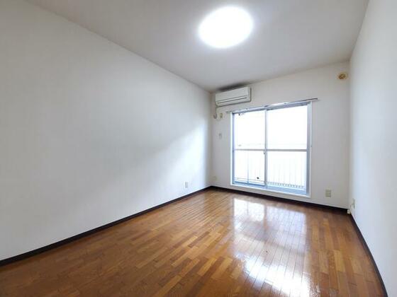 居室・リビング　※別部屋参考写真