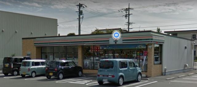 コンビニ　セブンイレブン（コンビニ）まで450m