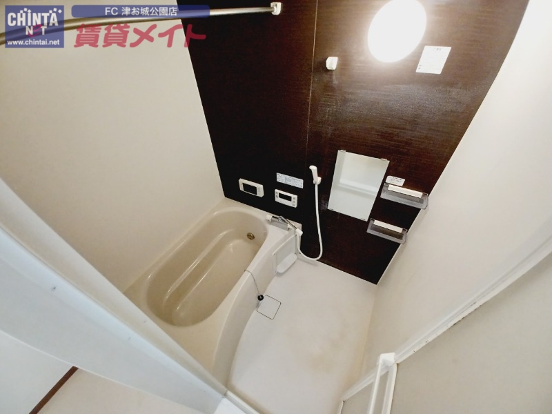 バス・シャワールーム　同型反転参考写真