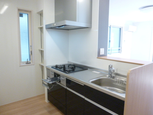 キッチン　対面式３口ガスコンロ付システムキッチン