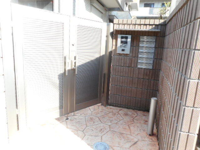 エントランス　門扉周辺