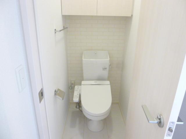 トイレ　温水洗浄暖房便座仕様です