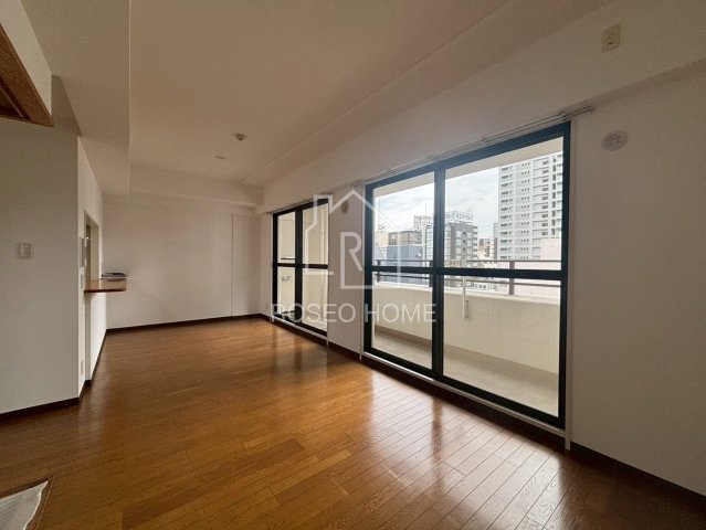 居室・リビング　同マンション別部屋：参考写真