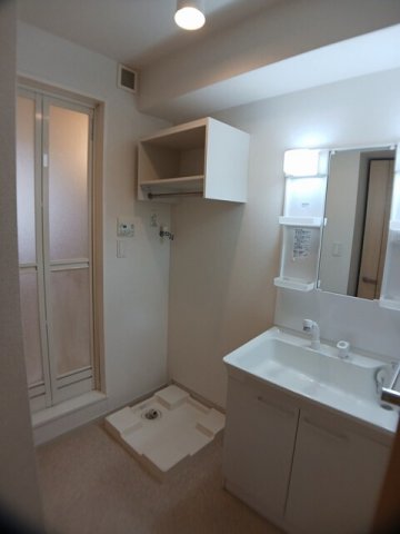 洗面設備　使いやすい洗面所です