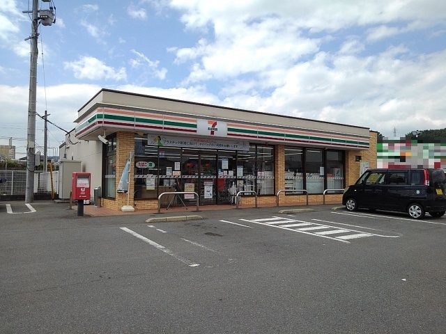 コンビニ　セブンイレブン日田玉川バイパス（コンビニ）まで670m