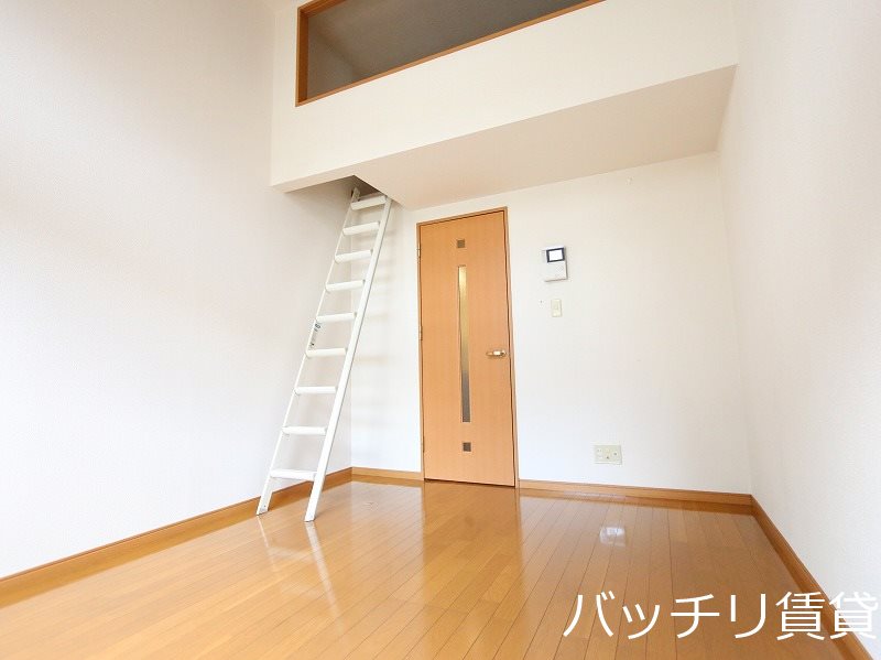居室・リビング　同型タイプの為、現状を優先致します。