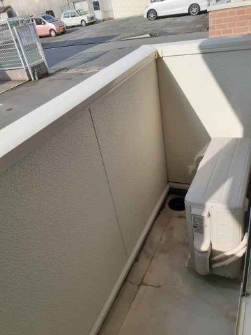 バルコニー　バルコニーからの眺めを楽しみながら食事をしませんか