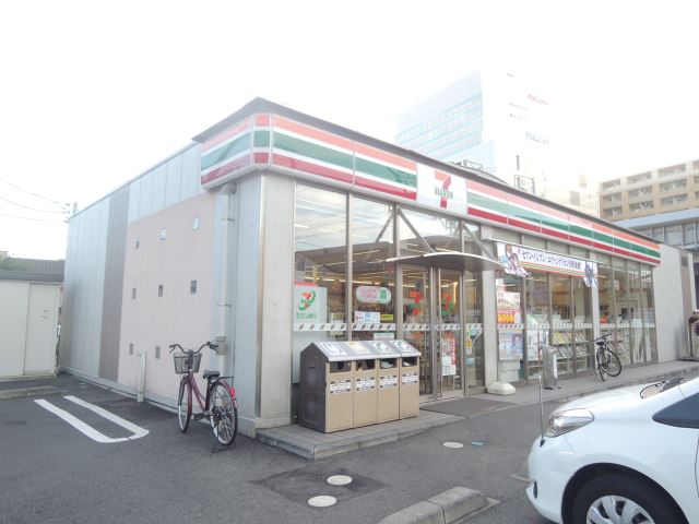 コンビニ　セブンイレブン（コンビニ）まで200m