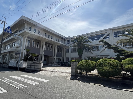 小学校　赤穂市立小学校赤穂小学校（小学校）まで731m