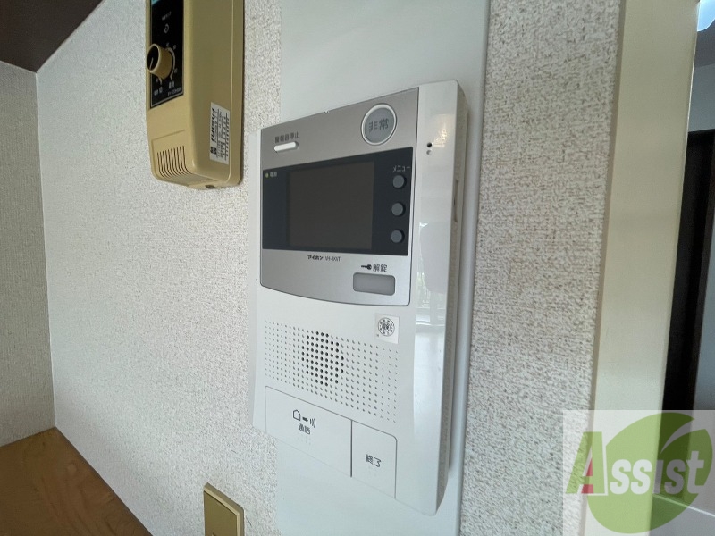 その他設備　ＴＶモニター付インターホンです。来客者の顔が見えるので安心！