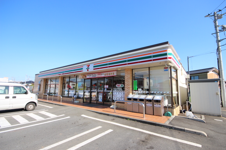 コンビニ　セブンイレブン筑西二木成店（コンビニ）まで488m