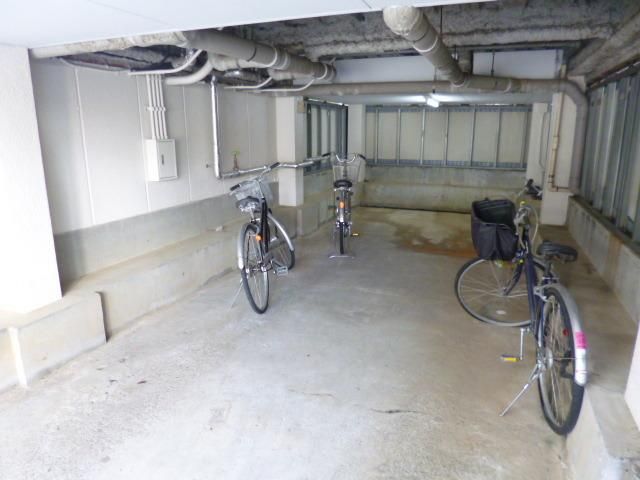 その他　敷地内駐輪場（その他）まで10m