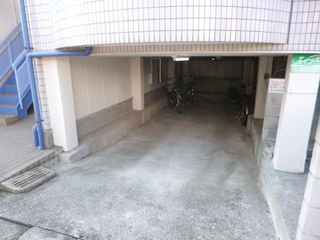 その他　敷地内駐車場（その他）まで10m