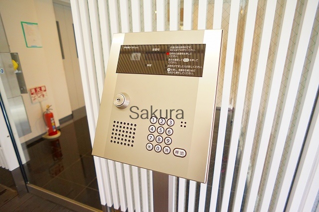 セキュリティ　不審者、勧誘員をシャットアウトできるオートロックです♪