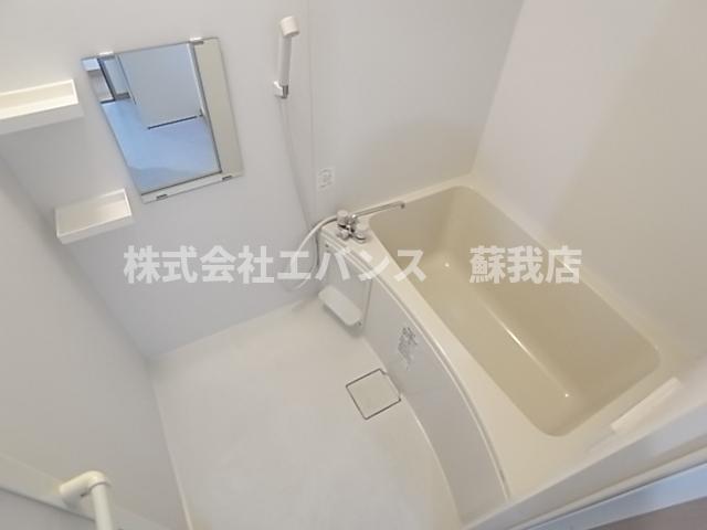 バス・シャワールーム　落ち着いた空間のお風呂です