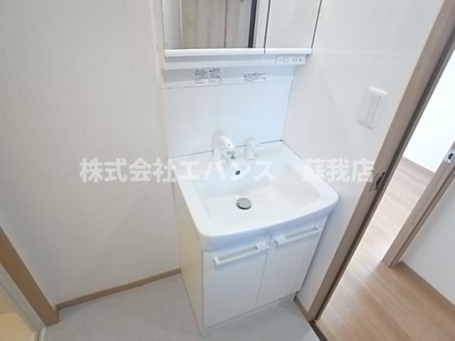 洗面設備　独立洗面化粧台付き