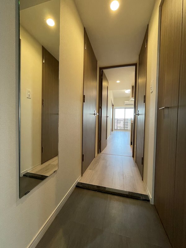 玄関　※同シリーズマンション参考写真※