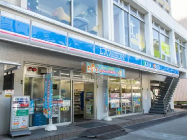 コンビニ　ローソン新宿坂町店（コンビニ）まで309m