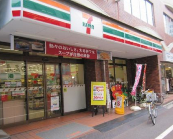 コンビニ　セブンイレブン新宿曙橋駅東店（コンビニ）まで423m