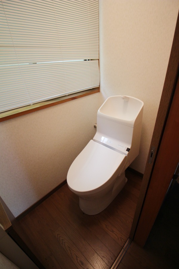 トイレ　トイレ温水洗浄便座