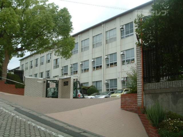 中学校　御幸山中学校（中学校）まで390m