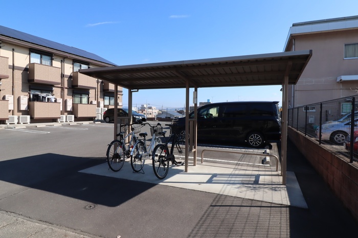その他共有部分　屋根付き駐輪場付き♪