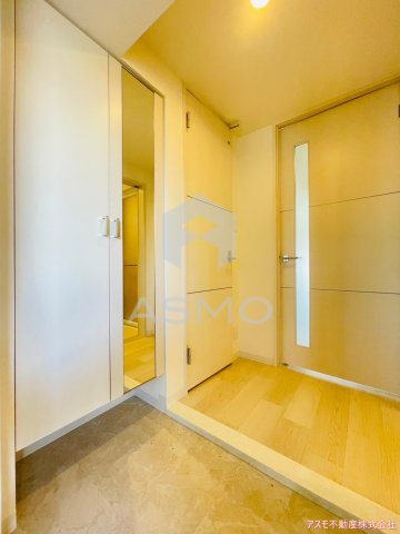 玄関　同マンション別部屋　参考写真