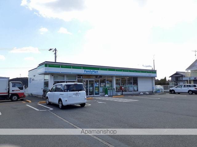 コンビニ　ファミリーマート津乃峰店（コンビニ）まで1000m