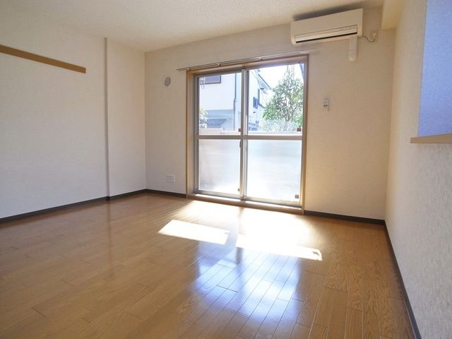 居室・リビング　☆明るいお部屋☆