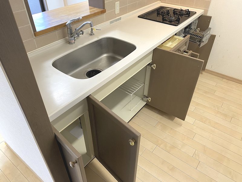 キッチン　同物件別部屋参考写真です