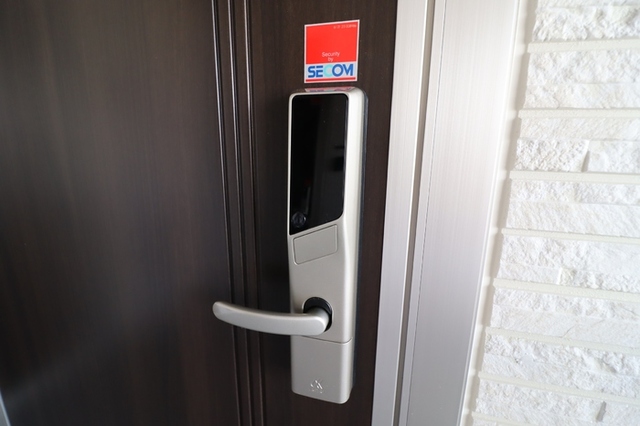 エントランス　カードキー