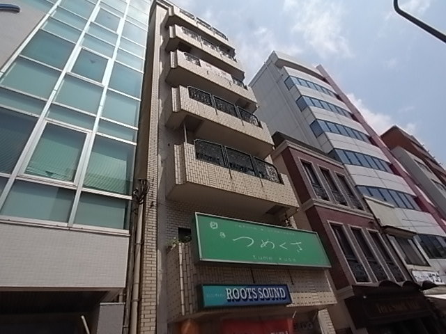 栄信ビルの外観写真