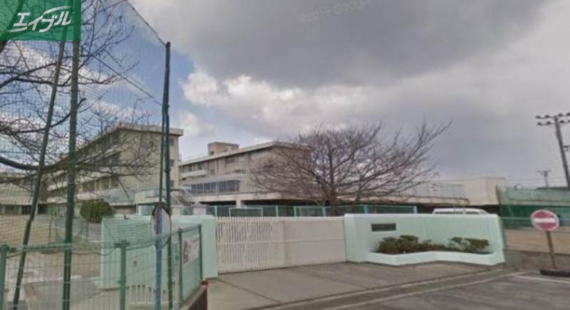小学校　岡山市立芳泉小学校（小学校）まで869m