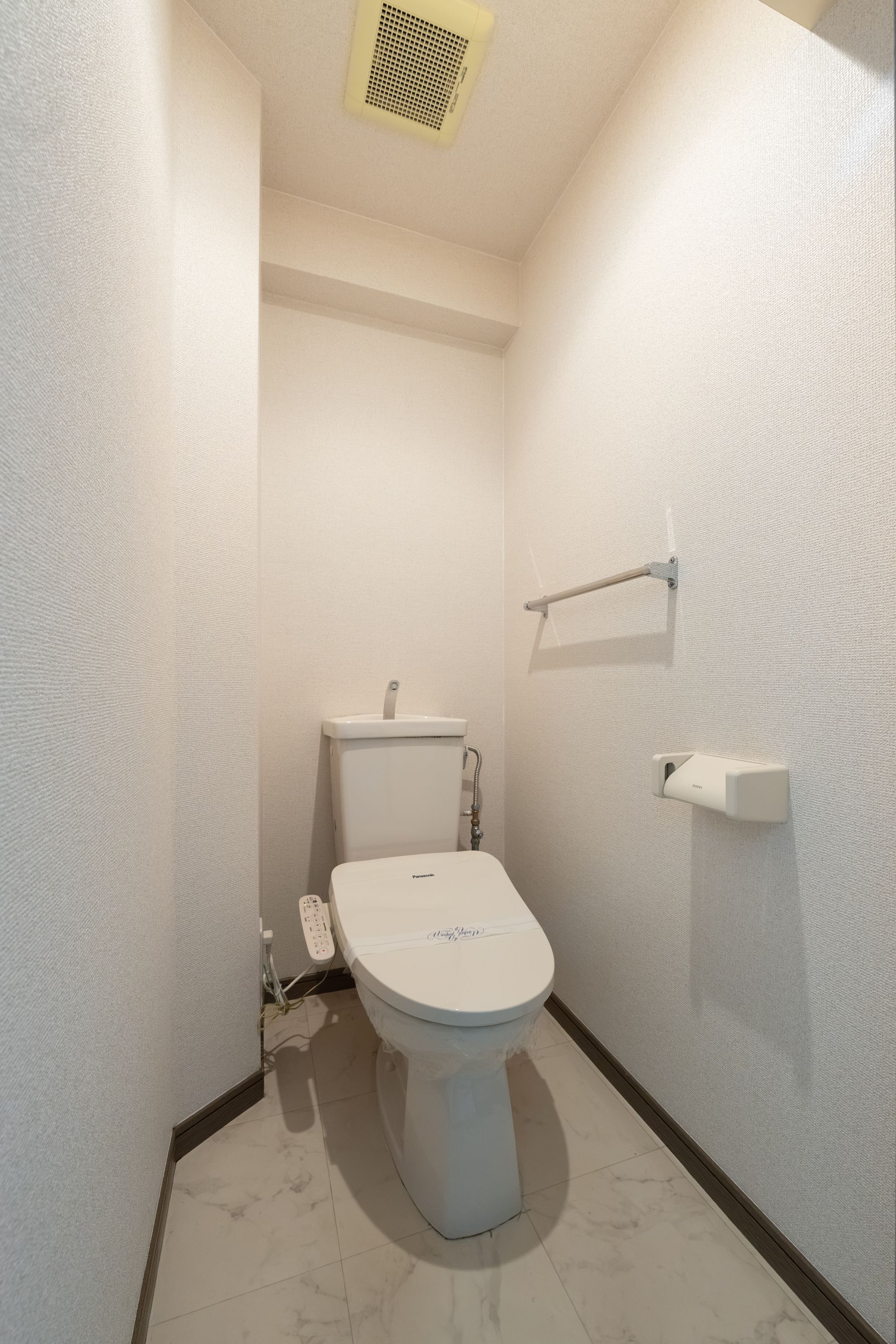 地下鉄七隈線 桜坂駅 徒歩10分 8階建 築31年のトイレ写真