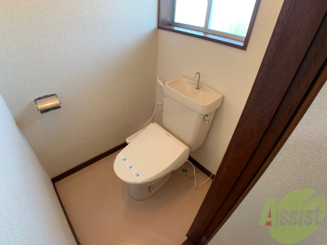トイレ　トイレにはウォシュレットがついていて嬉しいポイントです