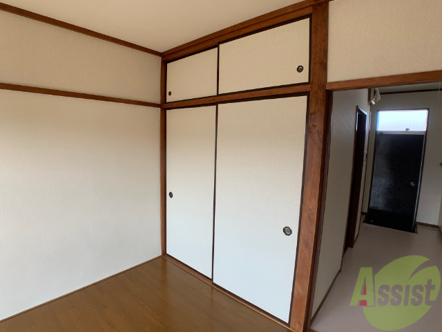 収納　お部屋には押入れタイプの収納がありますね