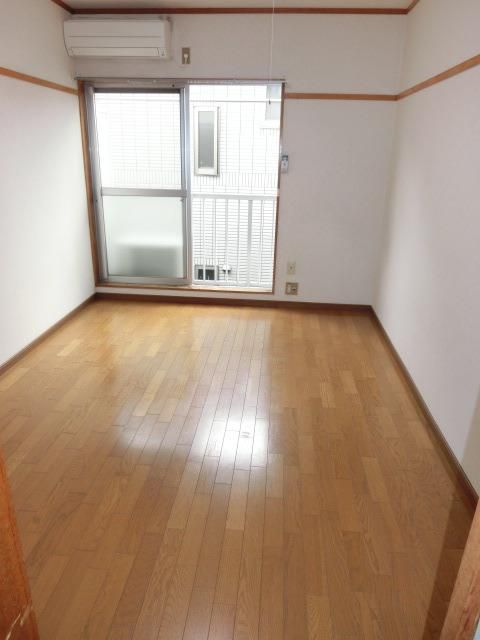 ハイツ藤の居間写真