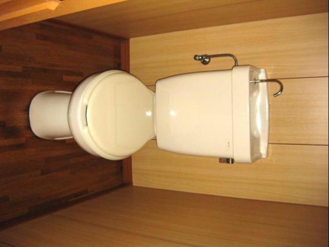 コン・フォールIIのトイレ写真