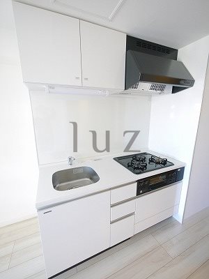 キッチン　3口コンログリル付きシステムキッチンです！