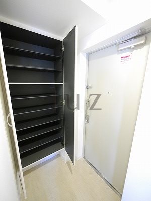 玄関　シューズボックス完備の玄関です！