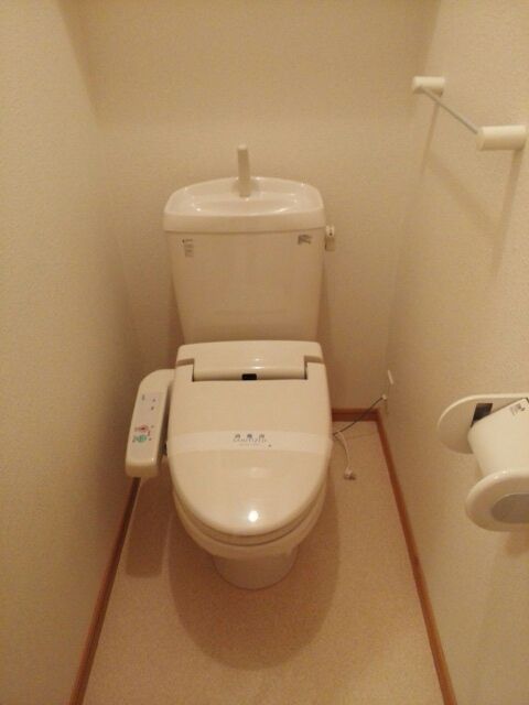 サン グロリア 春日山のトイレ写真