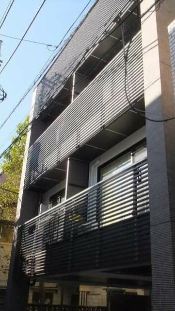 建物外観　４階建ての賃貸マンション