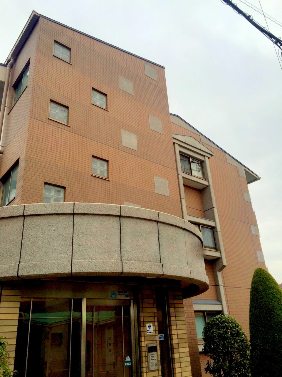 大阪市平野区瓜破のマンションの建物外観